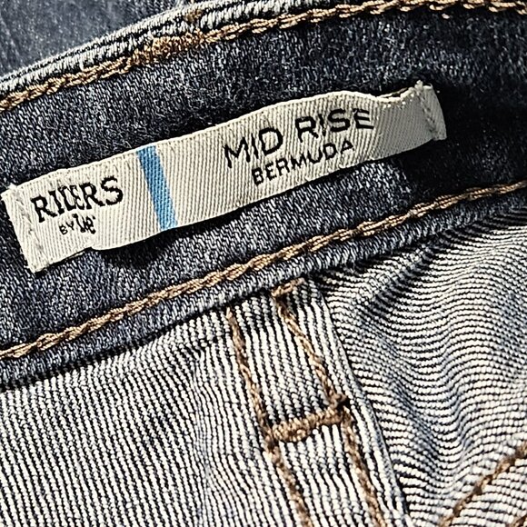 Riders Mid Rise Bermuda Jean Shorts Womens Size 35 Waist Dark Wash Denim - Picture 3 of 4
